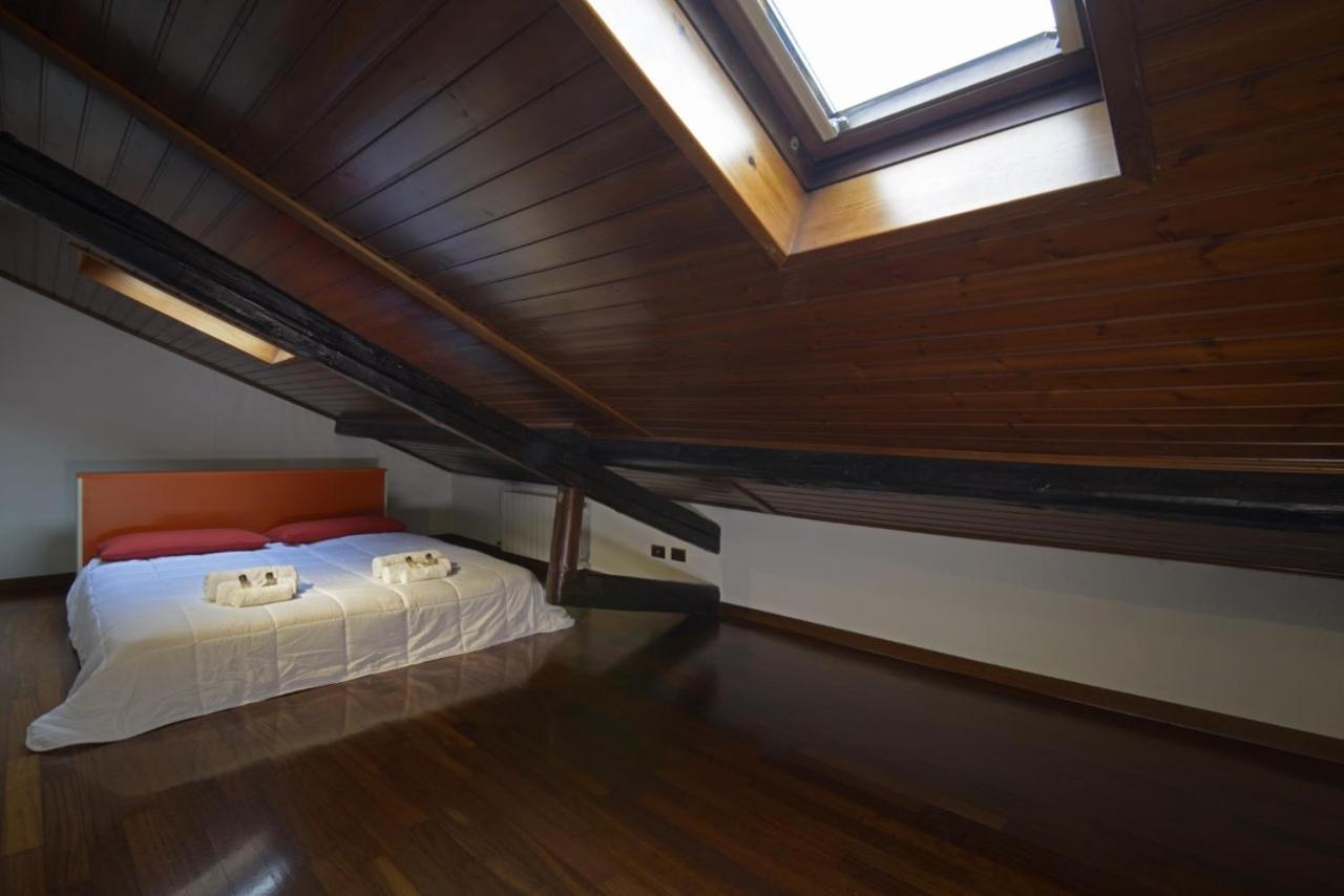 Cenisio - Corso Sempione Accogliente Mansarda Di Design Apartman Milánó Kültér fotó